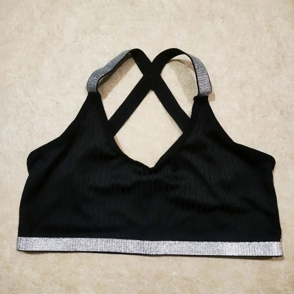 Black Ribbed Silver Trim Sports Bra -R - Picture 3 of 5